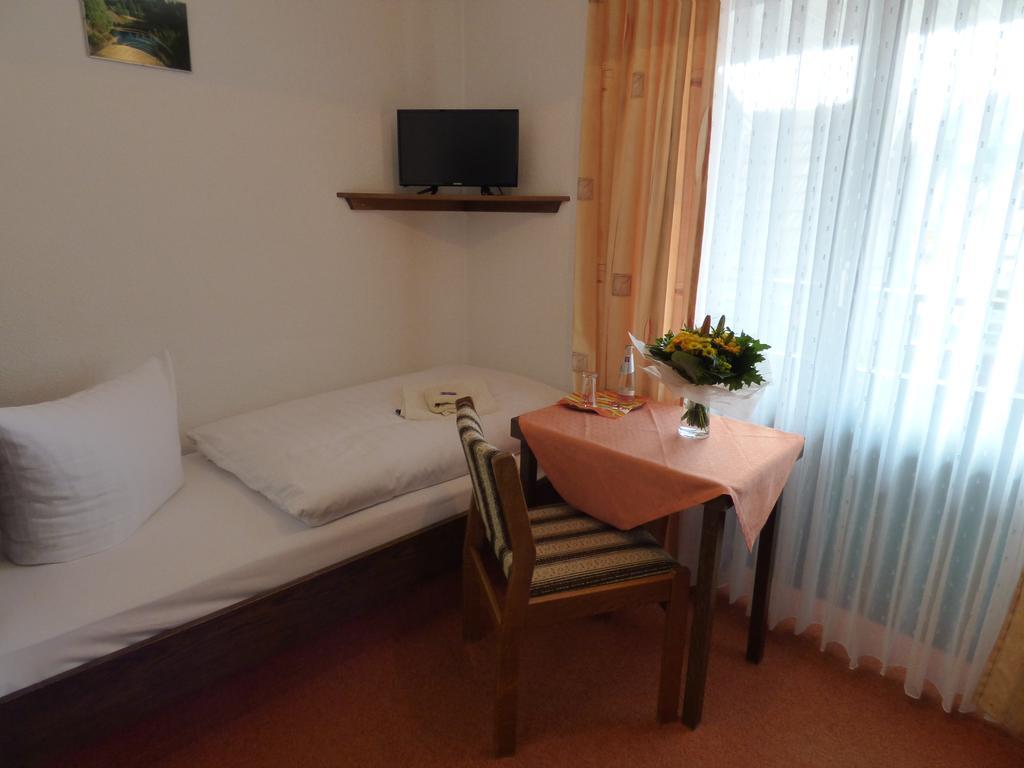 Pension Gasthof Zum Lamm บีชอฟสไฮม์ อัน แดร์เริน ภายนอก รูปภาพ